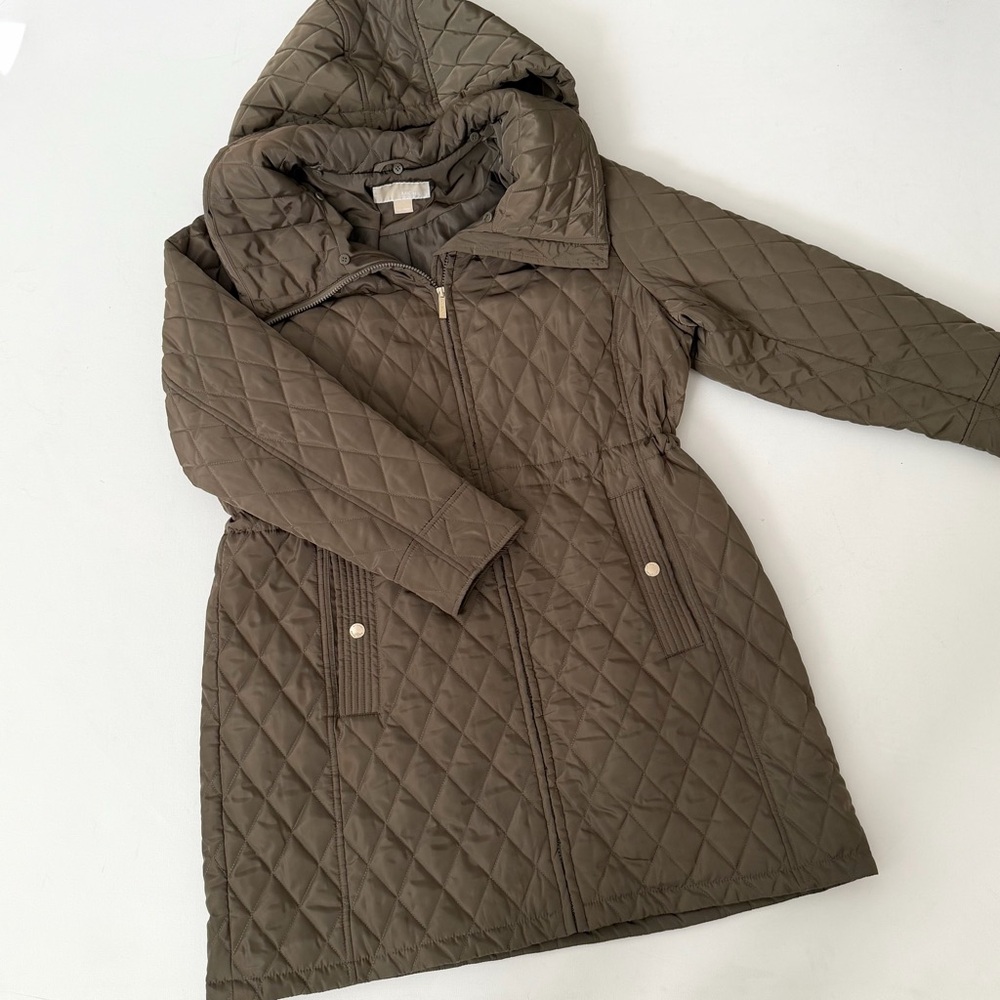 Michel Kors Quilted light puffer mid length parka jacket olive green